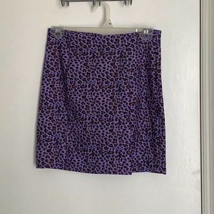 leopard print mini skirt
